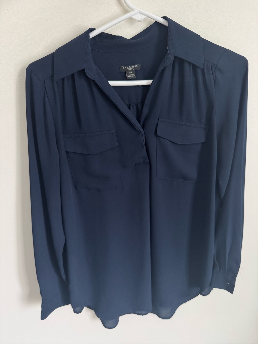 Ann Taylor Dark Navy Long-Sleeve Button-Front Blouse